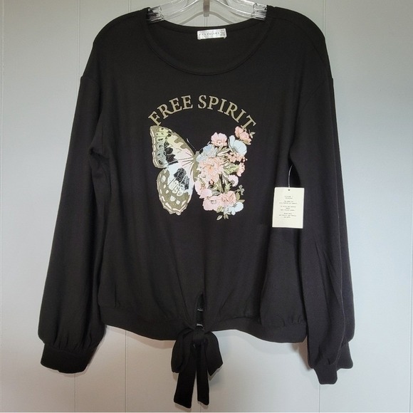 retrology Tops - Retrology Top With Front Tie And‎ Butterfly Free Spirit Graphic